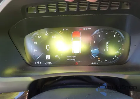 2016 Volvo Xc90 T6 Momentum z USA, uszkodzony, nr VIN YV4A22PKXG1025331